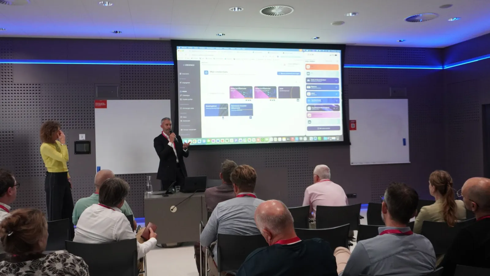 Ruben Wonink demonstrating the Credenco Business Wallet during the ECP Symposium session in Utrecht
